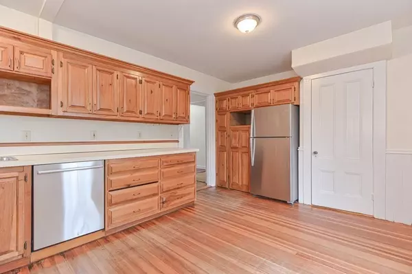 Hamilton, MA 01982,137 Linden Street