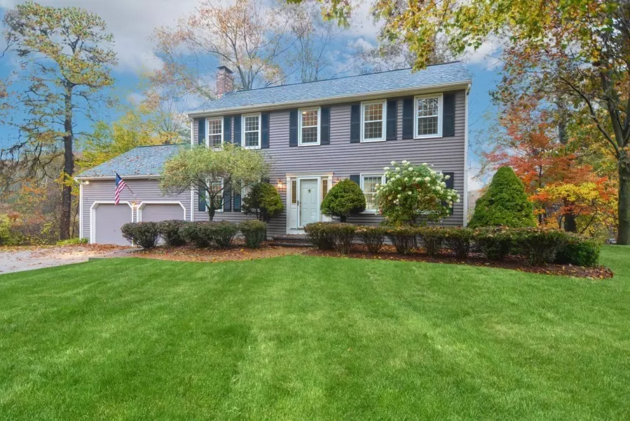 5 Lealand Peck Dr, Wrentham, MA 02093