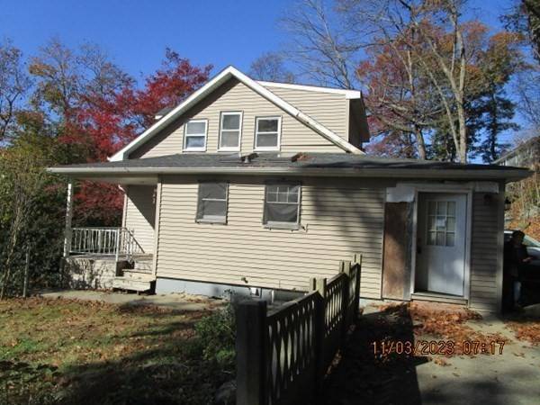 38 Martin St, Millbury, MA 01527