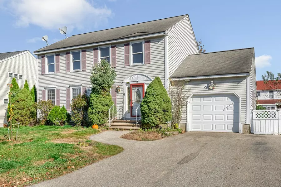 61 Wimbledon Xing, Dracut, MA 01826