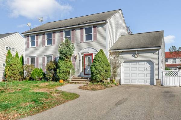 61 Wimbledon Xing,  Dracut,  MA 01826