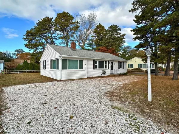 Dennis, MA 02639,27 Wixon Road