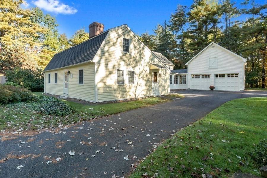 11 Boxford Rd, Topsfield, MA 01983