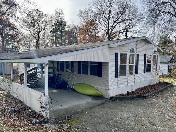 4 Conestoga Trl, Brookfield, MA 01506