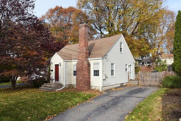 33 Calumet Ave, Worcester, MA 01606