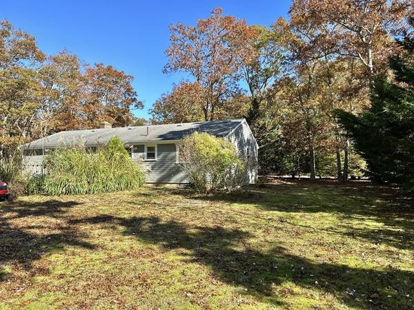 Barnstable, MA 02648,879 Santuit-Newtown Road