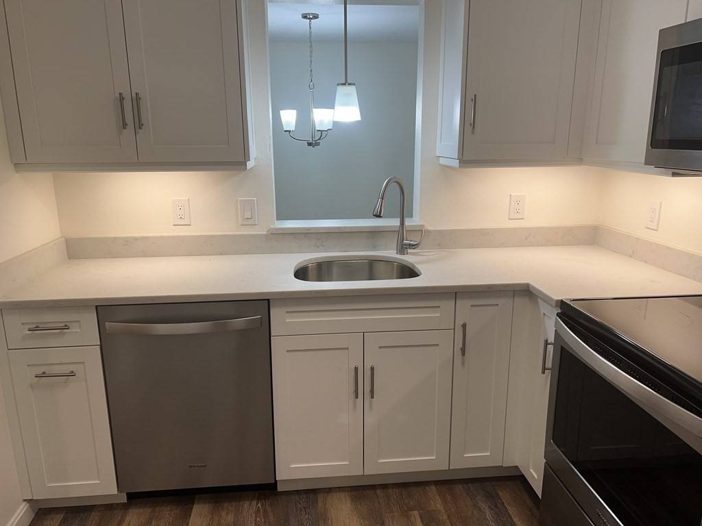 Plymouth, MA 02360,3 Marc Dr #3B5