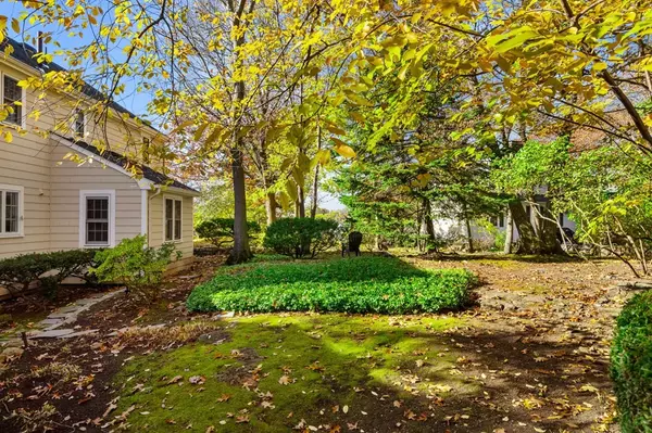 Swampscott, MA 01907,49 Bay View Dr