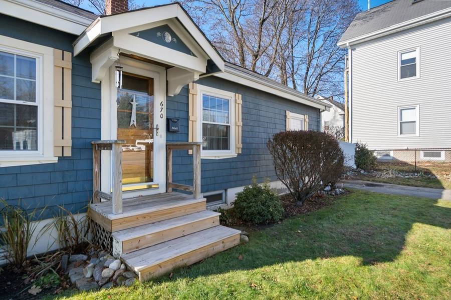 670 E Washington St, North Attleboro, MA 02760