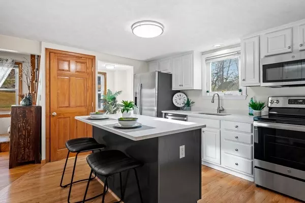 Stoneham, MA 02180,19 Middle St