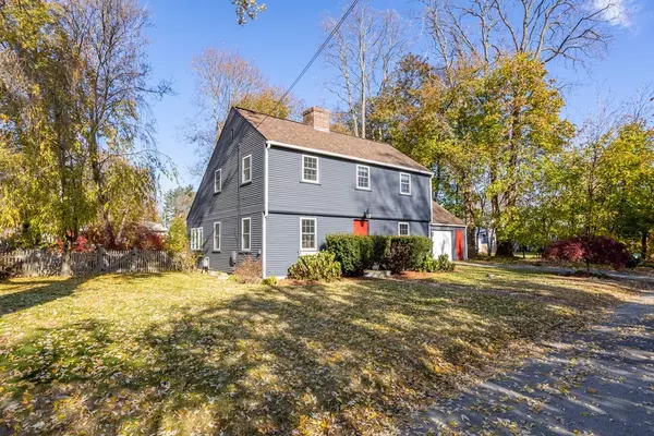 Nashua, NH 03064,6 Davis Court