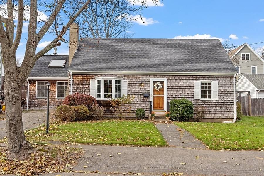 12 Orchard St, Beverly, MA 01915