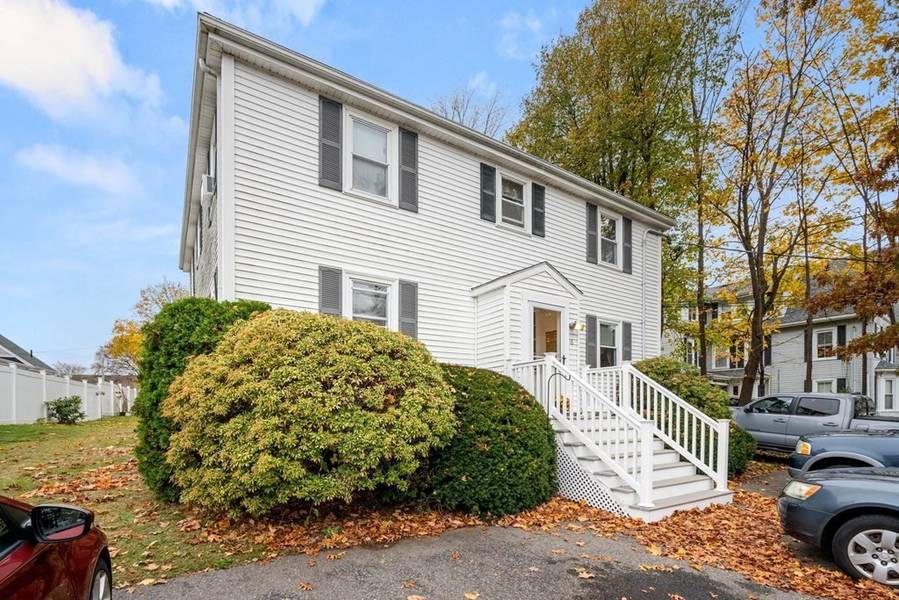 16 Charles St, Whitman, MA 02382