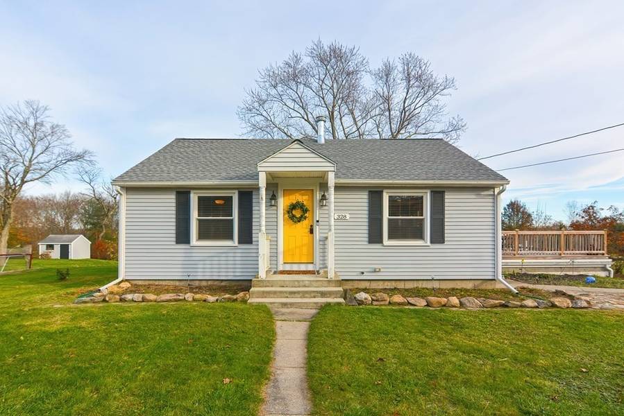 328 Blackstone St, Blackstone, MA 01504