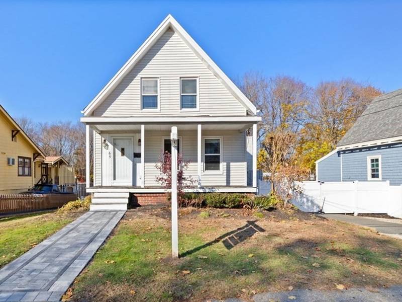 65 School St, Whitman, MA 02382