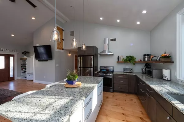 Hingham, MA 02043,20 Bonnie Brier