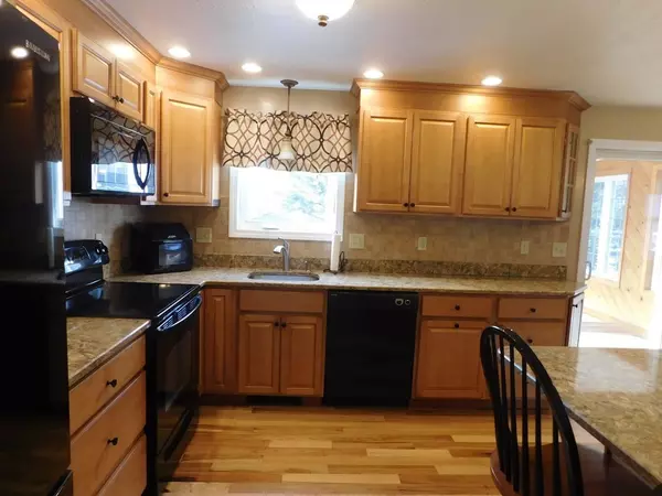 Spencer, MA 01562,15 Pioneer Valley Road