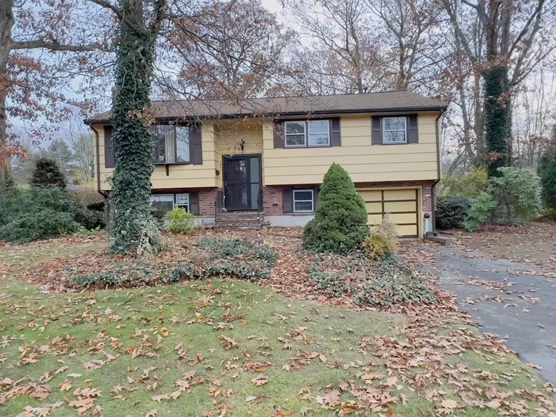 40 Michael Dr, Brockton, MA 02301