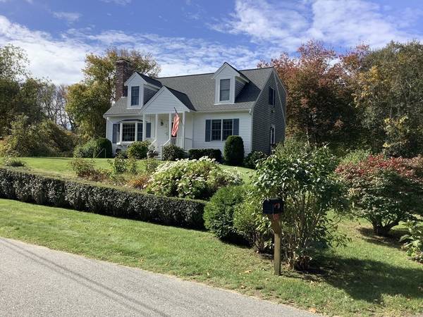 70 Fiddlers Ln, Brewster, MA 02631