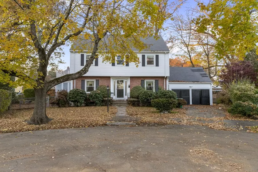 22 Bonmar Cir, Newton, MA 02466