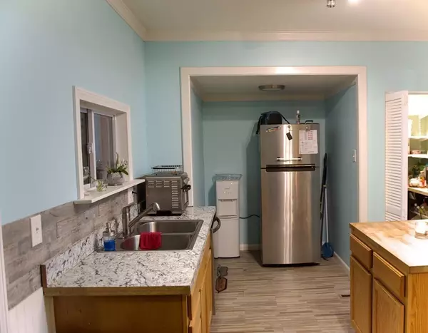 Montague, MA 01376,22 Park St