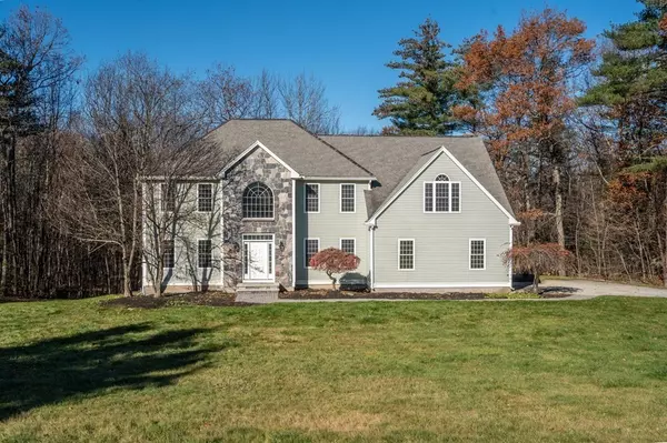 41 Mockingbird Hill Rd, Windham, NH 03087