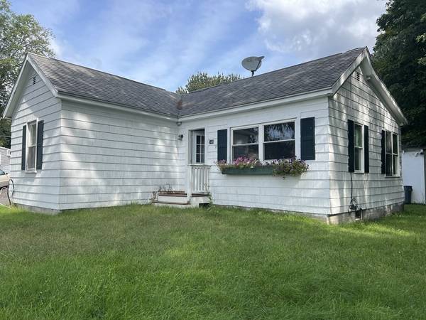 348 West St, Ludlow, MA 01056