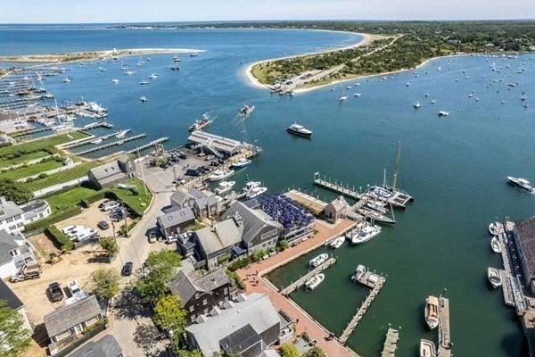 Edgartown, MA 02539,25 Dock St