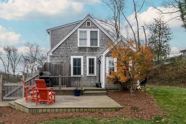 Tisbury, MA 02568,33 Renear Street