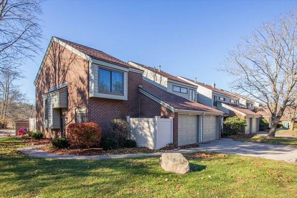 20 Cherrywood Dr #20, Stoughton, MA 02072