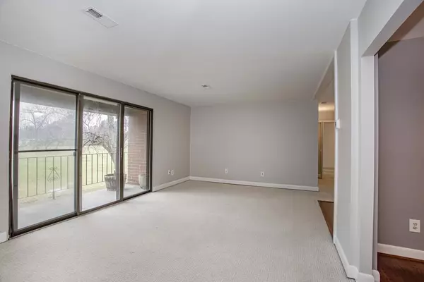 Brockton, MA 02301,221 Oak Street #10-33