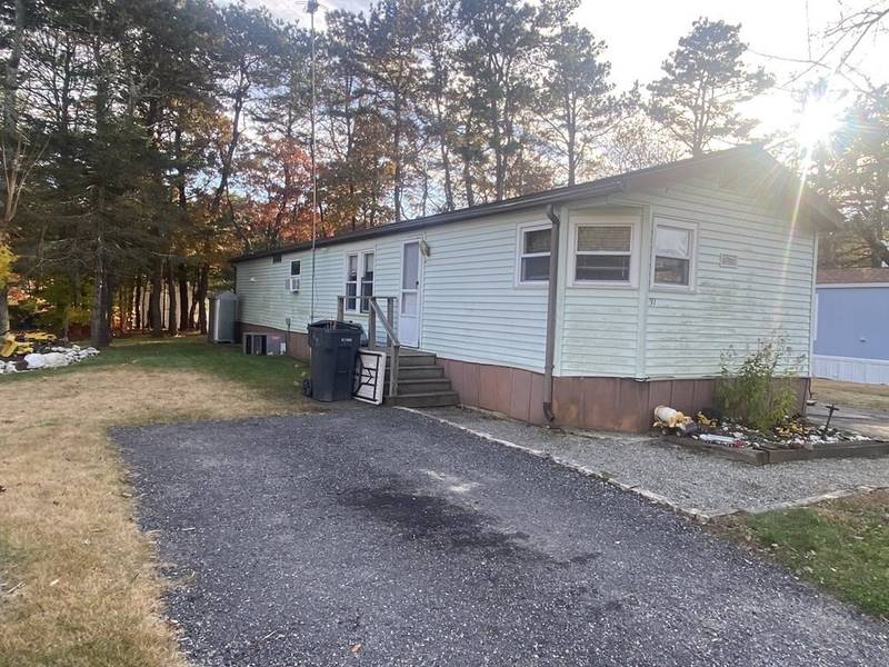 31 Marks Way, Carver, MA 02330