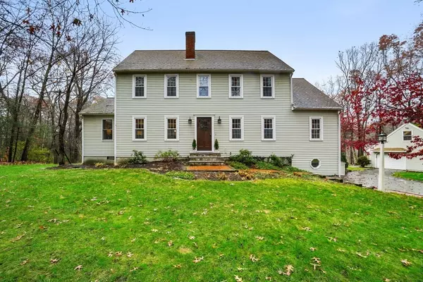 151 Chipper Hill Rd, Northbridge, MA 01534