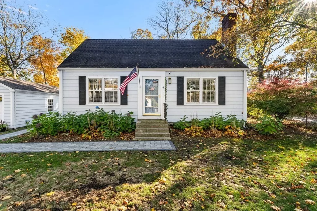 Hingham, MA 02043,4 Rockwood Rd