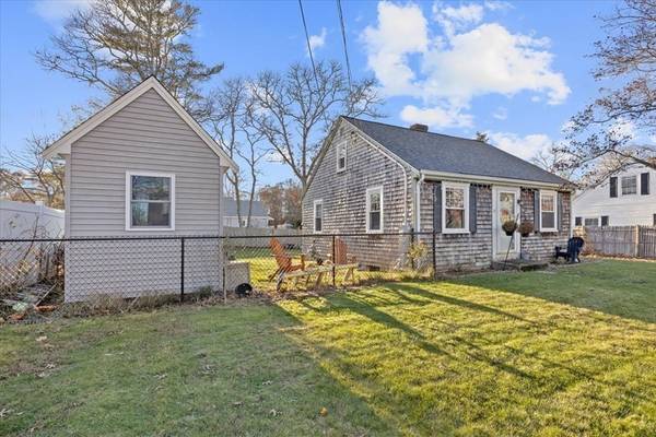 17 Bayberry Road, Bourne, MA 02532