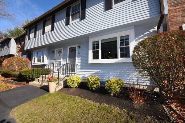 2 Treetop Lane #4, Kingston, MA 02364