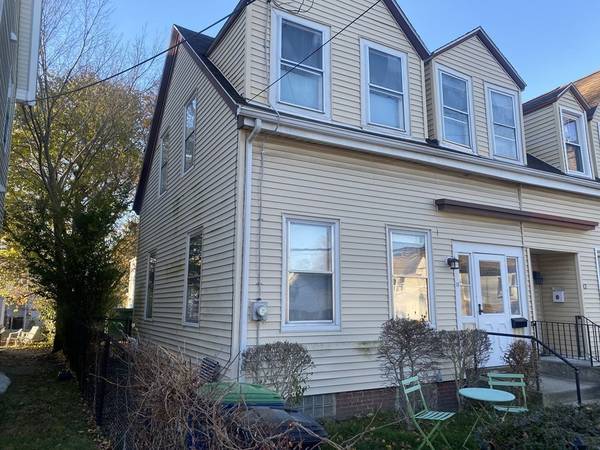 10 Webster St, Somerville, MA 02145