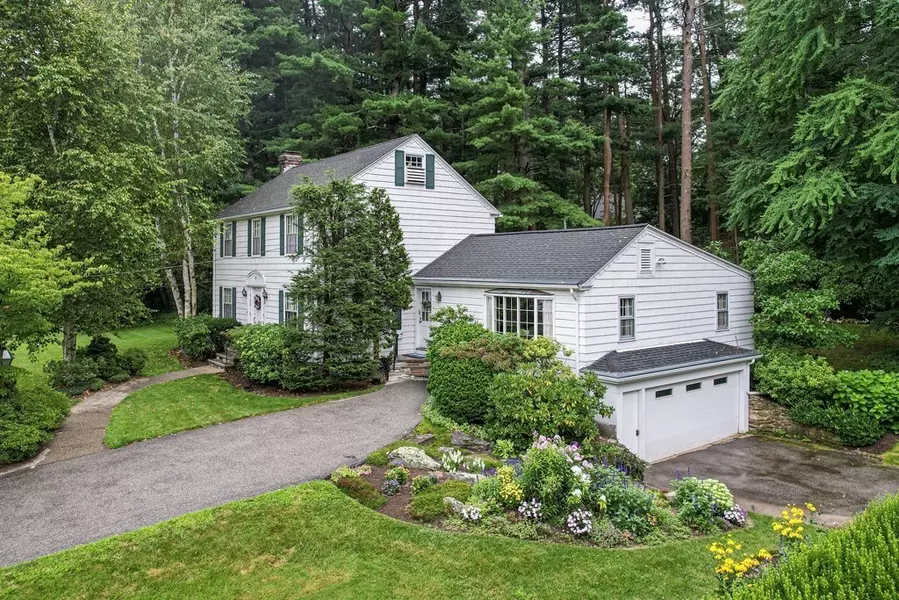 19 Fairlawn St, Grafton, MA 01536