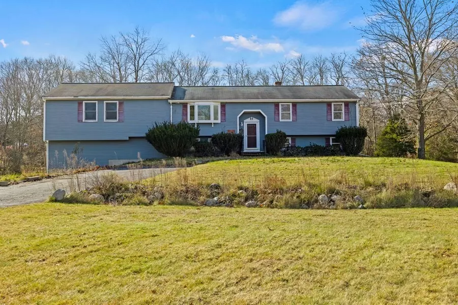 63 Moulton St, Rehoboth, MA 02769