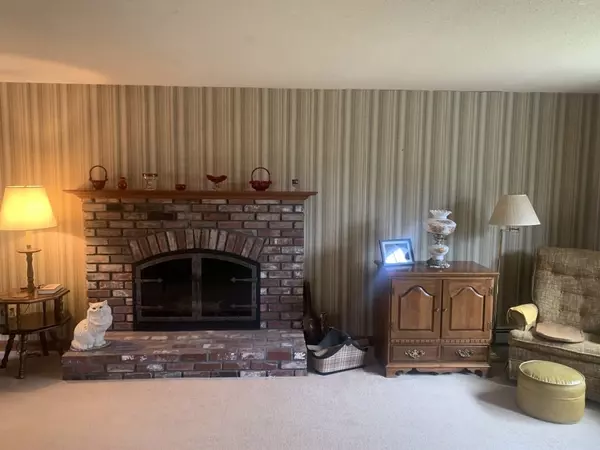Bridgewater, MA 02324,32 Center St