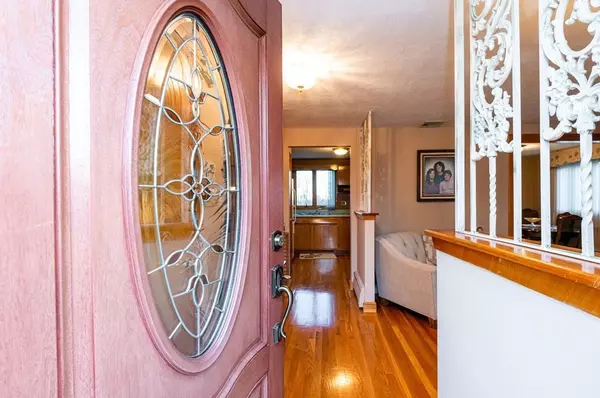 Revere, MA 02151,24 Ensign St