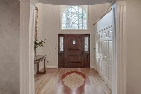 Lynnfield, MA 01940,7 N Hill Drive