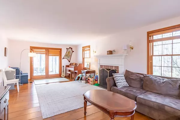 Brookline, NH 03033,38 Westview Rd