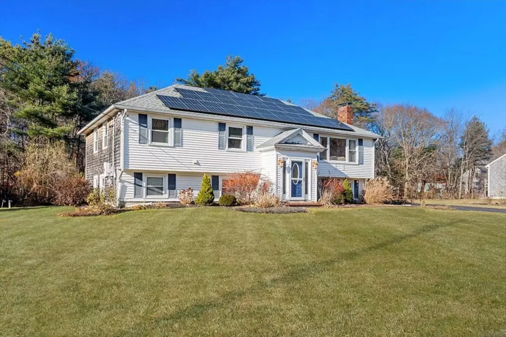 Pembroke, MA 02359,17 Maplewood Rd