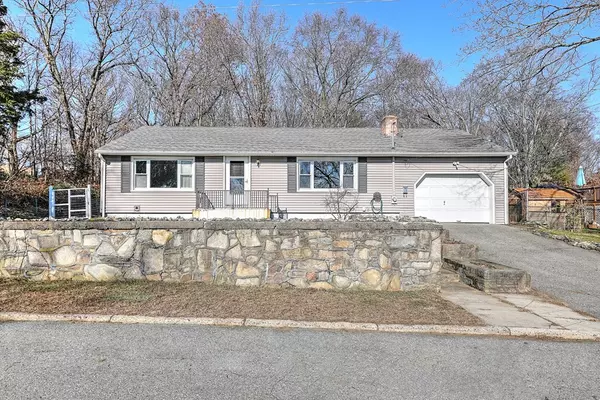 15 Burwell St, Lincoln, RI 02865