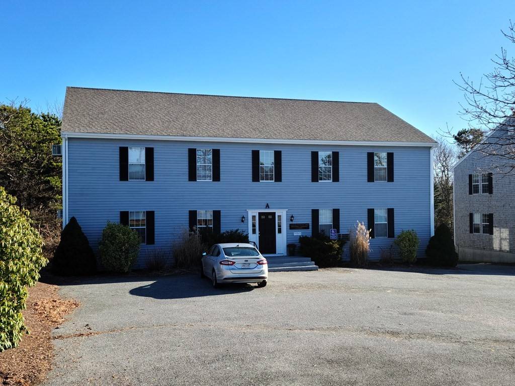 114 State Rd, Bourne, MA 02562