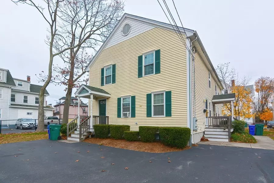 16 Pine St, Attleboro, MA 02703