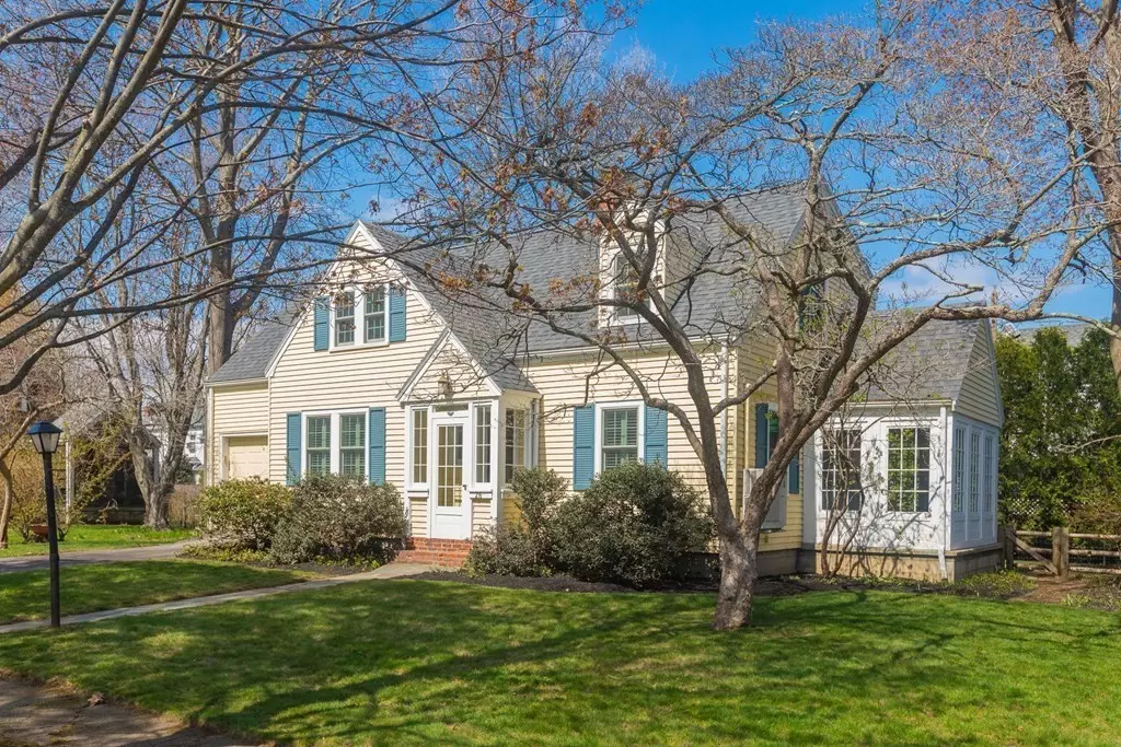 Marblehead, MA 01945,26 Hereford Rd