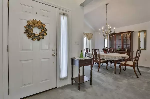 Nashua, NH 03063,1 Canter Ct