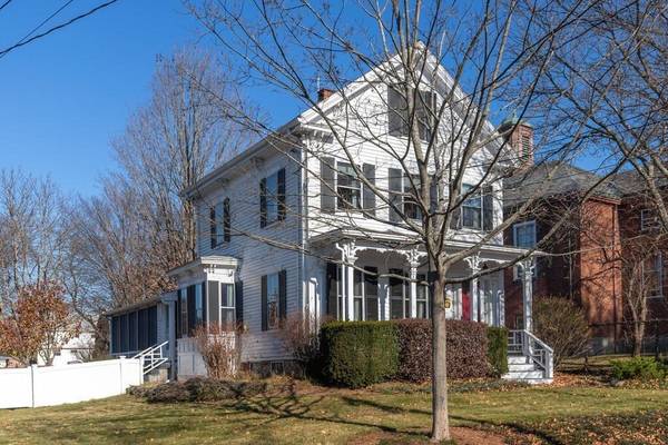 23 Cordis St,  Wakefield,  MA 01880